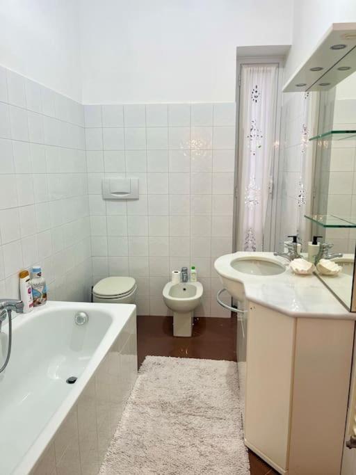 Home Sweet 3A Genoa Bagian luar foto